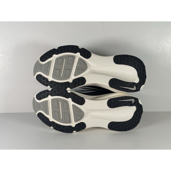 Nike Vomero 18 Running Shoes Men's Size 11 Black/White HM6803-007 Damage Box - Picture 4 of 7